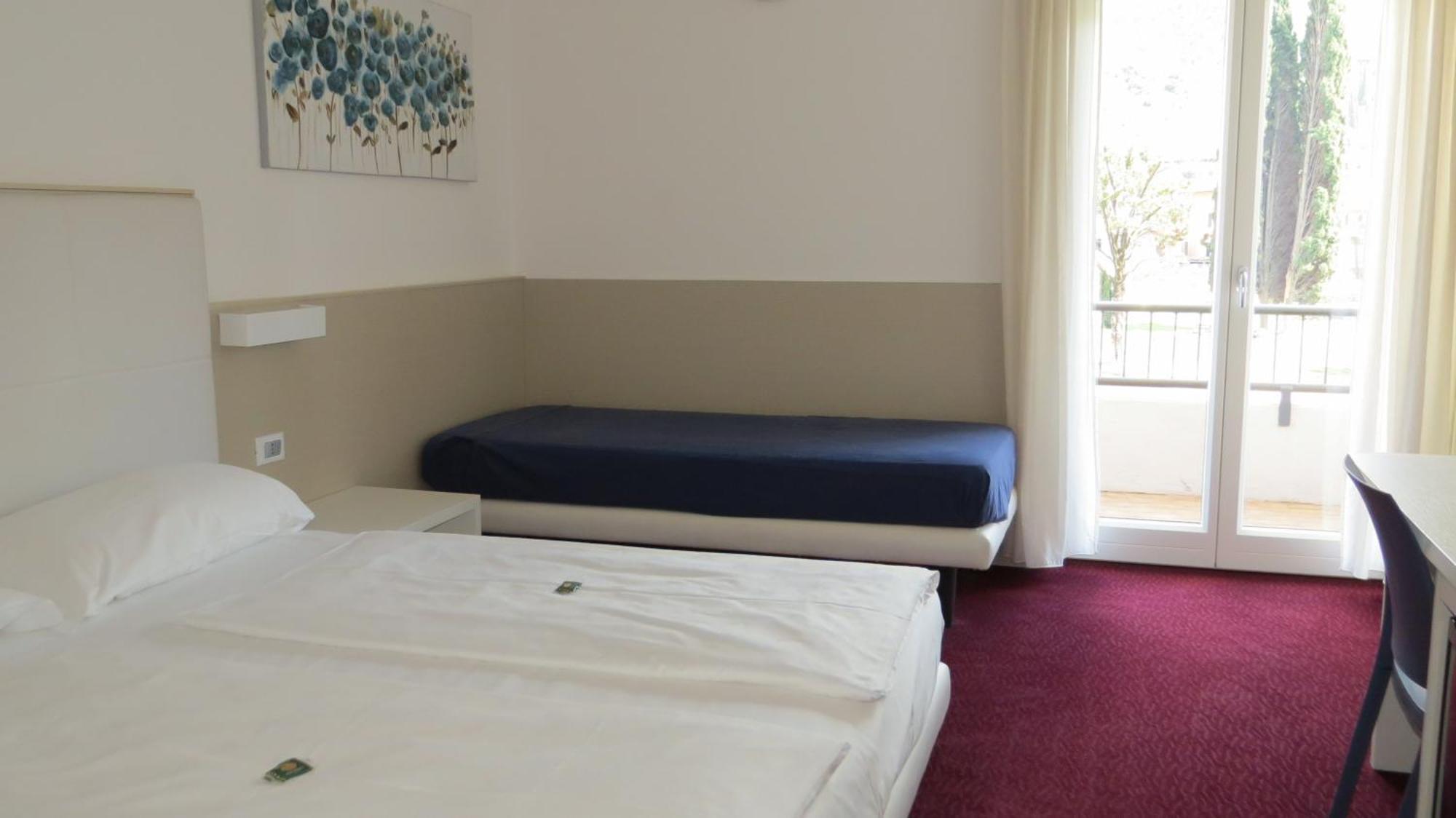 Hotel Villa Claudia Torbole Sul Garda ห้อง รูปภาพ