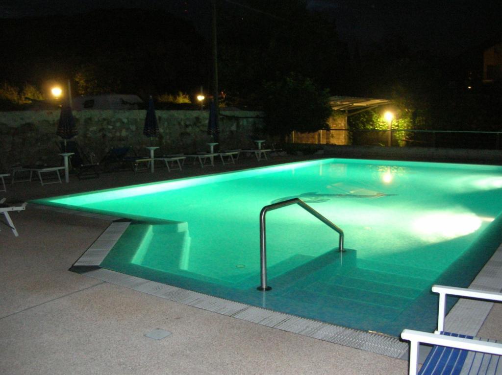 Hotel Villa Claudia Torbole Sul Garda ภายนอก รูปภาพ