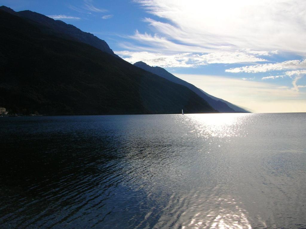 Hotel Villa Claudia Torbole Sul Garda ภายนอก รูปภาพ