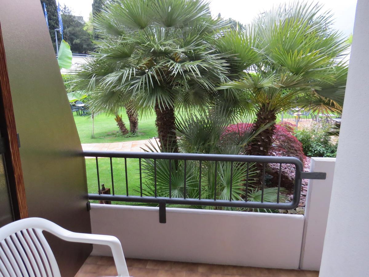 Hotel Villa Claudia Torbole Sul Garda ภายนอก รูปภาพ