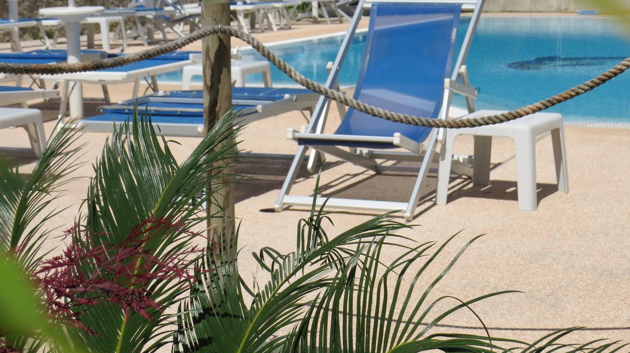 Hotel Villa Claudia Torbole Sul Garda ภายนอก รูปภาพ
